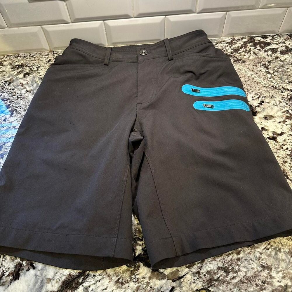 Lululemon Men's Grey Shorts